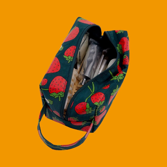 Baggu Dopp Kit - Strawberry Blossom
