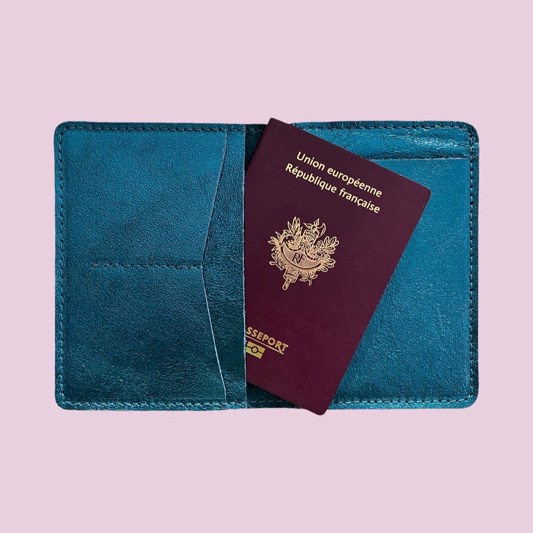 Royal Marais Leather Passport Holder