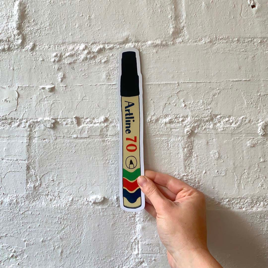 Artline marker from Billie Justice Thomson Really Big Magnet Set held in a model's hand